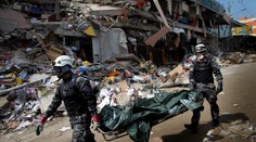 Ekvádor: Počet obetí zemetrasenia stúpol na viac ako 650