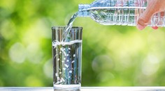 Pijete pohár vody pred spánkom? Môže to narušiť váš pokojný spánok