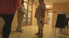 Šmejdi najali falošného doktora, ktorý predáva dôchodcom predražené výrobky. Polícia už koná