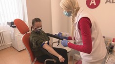 Študentka ošetrovateľstva súhlasila, že si protilátky po vakcíne nechá otestovať pred kamerou