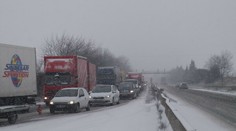 Do Česka dorazila zima. Vodičov prekvapil sneh a poľadovica