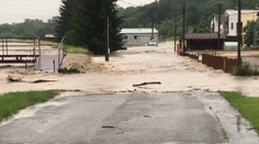 Vo Svidníku vyhlásili tretí stupeň povodňovej aktivity. Rieka Ondava zaplavila areál amfiteátra