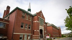 Archaeologický nález v Kanade: Na pozemku bývalej školy našli pozostatky 215 detí