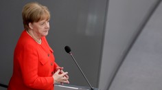 V Nemecku dosiahli kompromis v spore o migrácii. Merkelová súhlasila s tranzitnými zónami