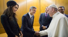 Richard Gere a George Clooney sa stretli vo Vatikáne s pápežom