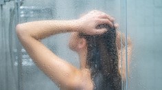 Neviete, ako často si máte umývať vlasy? Záleží to od ich typu