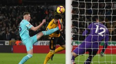 Newcastle prišiel o dva body až v závere, v kontroverznom góle mal prsty aj Dúbravka