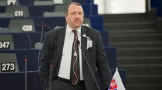 Europoslanec uviazol dva dni na tureckom letisku, nechceli ho pustiť do USA