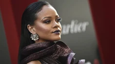 Rihanna na premiére filmu: Vyzerala ako pohrebná kvetina