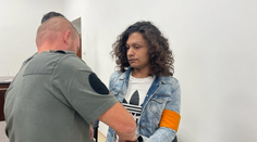 Muž prezlečený za ženu, ktorý dobodal v Trenčíne 17-ročné dievča, sa verdiktu dnes nedočkal