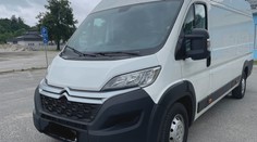 Prenajme si auto a už ho nevráti. Podvodník okráda požičovne, zrejme používa tento trik