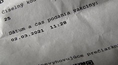 Tisíce seniorov cítia krivdu. Zaočkovali sa, no žiaden šek s odmenou im nepríde