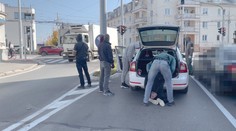 Policajná akcia skončila s prekvapením. V aute, v ktorom našli údajne pervitín, bola aj študentka Policajnej akadémie