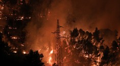 Mapa požiarov: Chorvátski hasiči zažívajú najťažšie dni leta, zasahujú aj v obľúbených destináciách