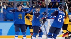 VIDEO: Fínski hokejisti začali ZOH 2018 výhrou, hviezdou tínedžer Tolvanen