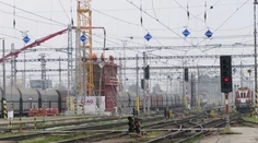 Vlak Eurocity narazil neďaleko Karlštejna do stromu, evakuovali desiatky cestujúcich
