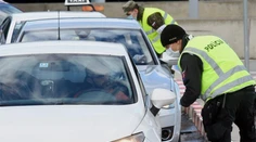 Oddnes platí obmedzenie pohybu, na hraniciach okresov budete vypĺňať dotazník