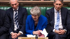 Weber odmietol výzvu na otvorenie dohody o brexite, Mayová hovorila s Junckerom