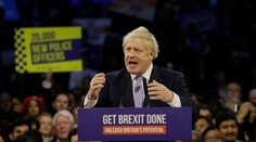 Briti hlasujú v predčasných parlamentných voľbách