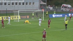 VIDEO: Podbrezová búšila do Zlatých Moraviec, no neúspešne. Nováčik totiž vyložené šance nepremenil