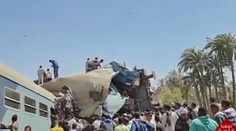 Tragická havária na juhu Egypta: Zrážku dvoch vlakov neprežilo najmenej 32 ľudí