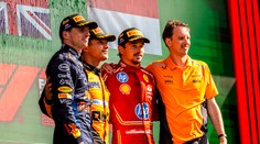 GALÉRIA: Lando Norris prekazil Verstappenovi jubilejné domáce preteky. V Haase musia riešiť nepríjemnosti