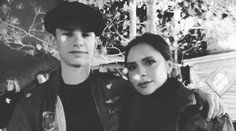 Čo na to Victoria? Romeo Beckham (16) má randiť so známou herečkou