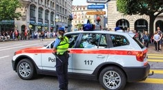 Žena, ktorá sa ponáhľala do nemocnice so zraneným synom, zrazila na streleckých pretekoch 5 detí