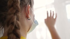 Dva roky „prázdnin“. Matka nepustila svoje dieťa do školy pre obavy z covidu