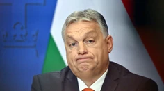 Macron sa stretne s Orbánom, hovoriť budú o Ukrajine a EÚ