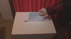 Spojené voľby majú zvláštny dátum aj čas. Kto sa k volebným urnám nedostane?