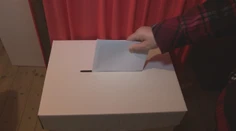 Spojené voľby majú zvláštny dátum aj čas. Kto sa k volebným urnám nedostane?
