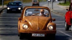 Dôchodca si splnil sen. Neuveríte, z čoho si postavil Volkswagen