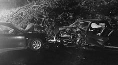 Tragická nehoda na východe Slovenska. Po čelnej zrážke dvoch áut prišla o život mladá žena