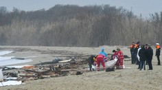 Na juhu Talianska stroskotala loď s migrantmi, o život prišli desiatky ľudí