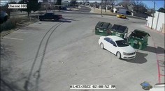 Polícia zverejnila šokujúce zábery: Američanka (18) vyhodila do kontajnera novorodenca