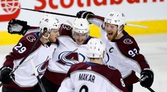 VIDEO-NHL: Colorado s postupom, Boston s Halákom a Chárom na prahu vypadnutia