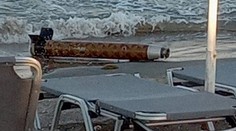 Turisti v Bulharsku zažili šok. More vyplavilo na pláž časť ruskej rakety