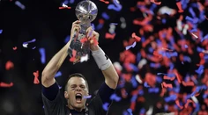 New England vyhral Superbowl po veľkolepom comebacku a hististoricky prvom predĺžení