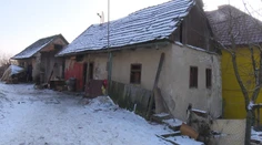 Otec zaútočil na synov, na jedného aj sekerou