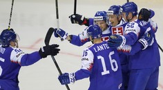 Stoja za nimi: Fanúšikovia posielajú hokejistom po zápase s Kanadou dojemné odkazy