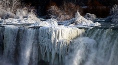 Nádhera, ktorú vidíte málokedy: Niagarské vodopády zamrzli, ale stále tečú