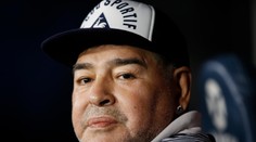 Zvrat v prípade Maradonovej smrti.  Podľa médií polícia obvinila jeho lekára