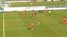 Frajer na záver: Hráč Serede predviedol akciu ako z hernej konzoly. Obranca aj brankár boli bezmocní