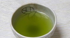 Nová štúdia: Zelený čaj blokuje lieky na vysoký tlak