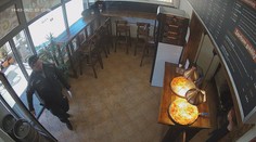 Zábery z pizzerie na policajta, ktorý v Prešove zastrelil kolegu, veľa naznačujú. Je na nich aj nebohý Filip