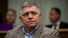 Fico chce voľby v júli. Smer-SD podal návrh na zvolanie mimoriadnej schôdze