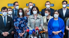 Za ľudí navrhne zrušiť zákaz vychádzania i zhromažďovania