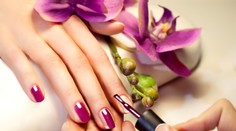 10 krokov k dokonale nalakovaným nechtom