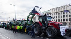 Traktory opustili Prahu, no niektorí protestujúci ostali. Situácia sa vyhrotila, museli zasahovať ťažkoodenci